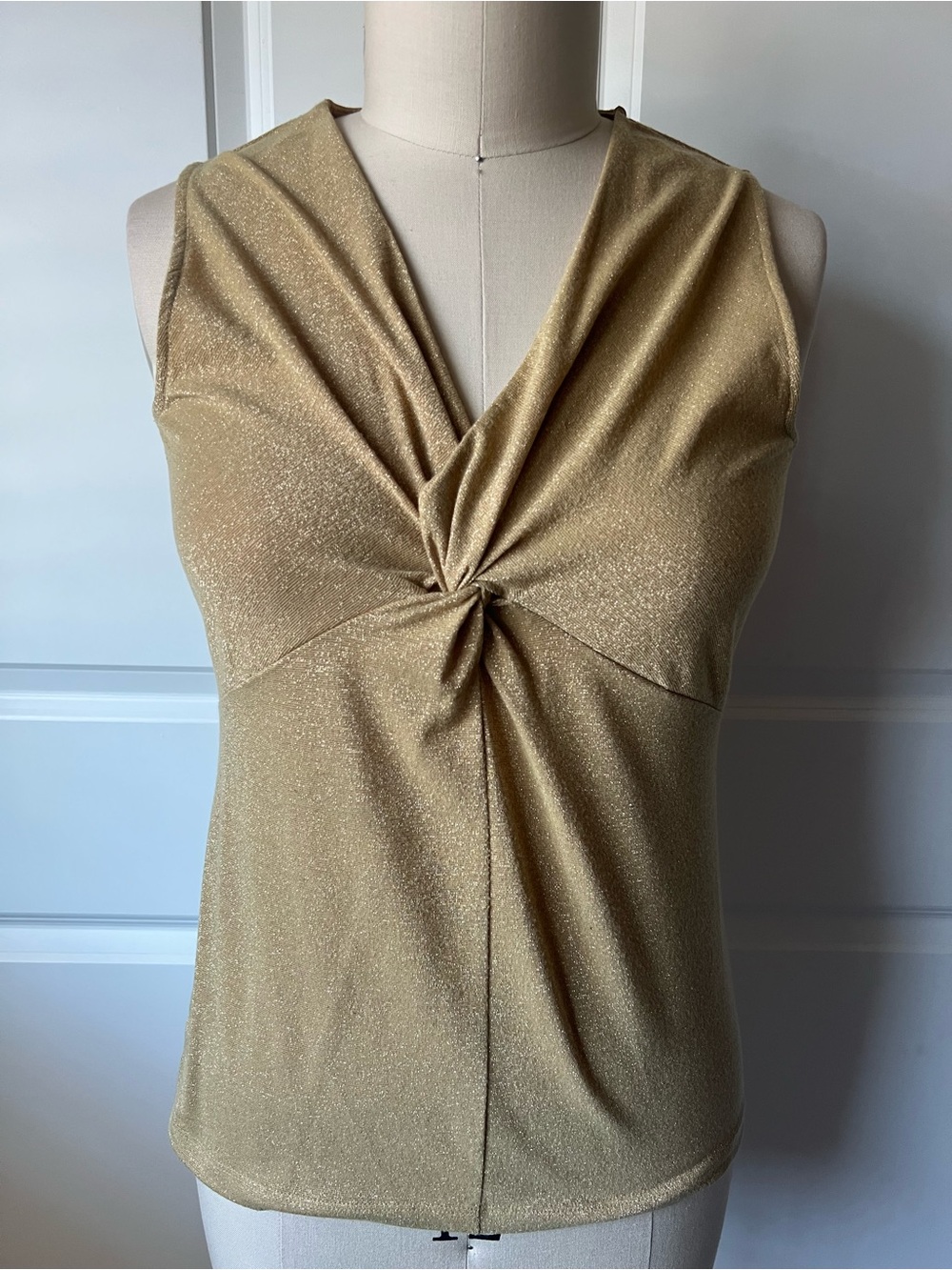 Jones New York Sleeveless Gold Twist-Front Women's Top